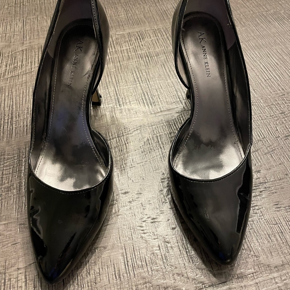 Anne Klein 4 inch heels. Like new!